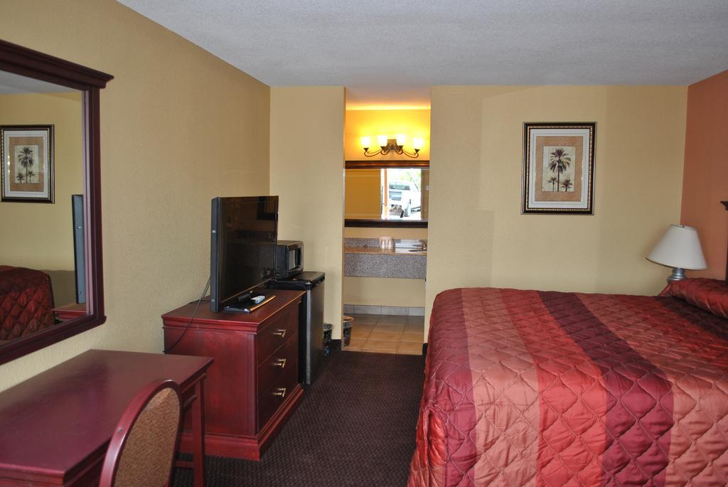 Executive Inn Brookshire מראה חיצוני תמונה