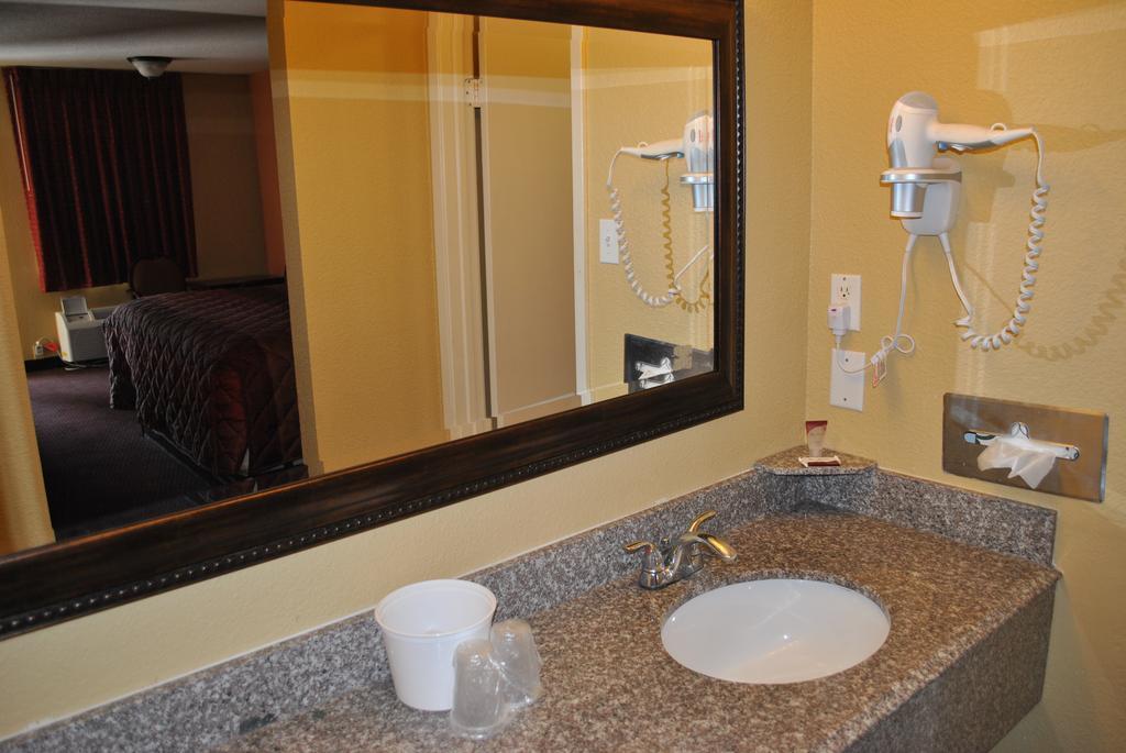 Executive Inn Brookshire חדר תמונה