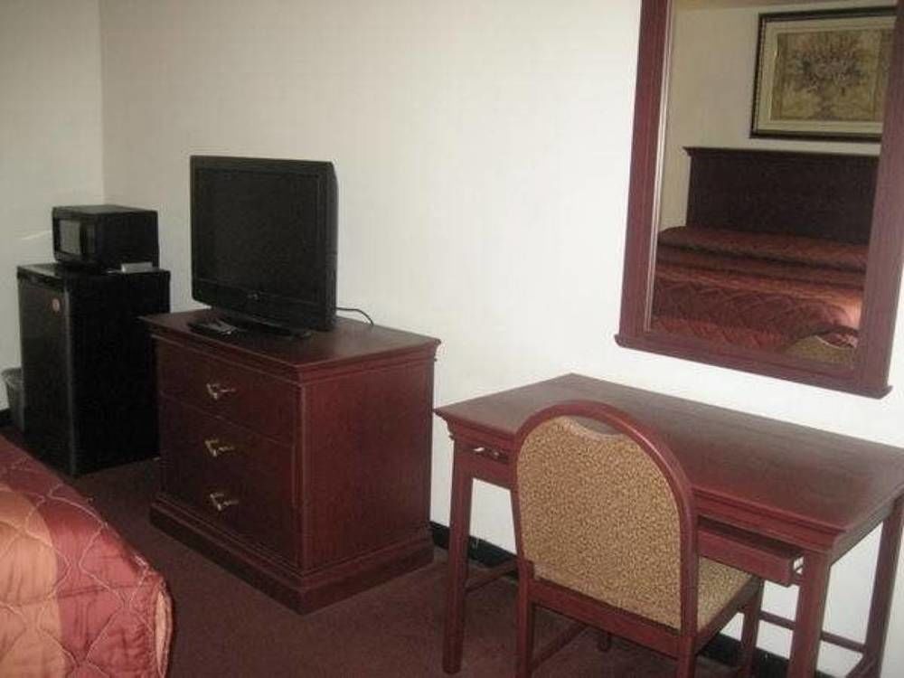 Executive Inn Brookshire מראה חיצוני תמונה
